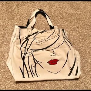 ••Dillard’s Pucker Up Tote